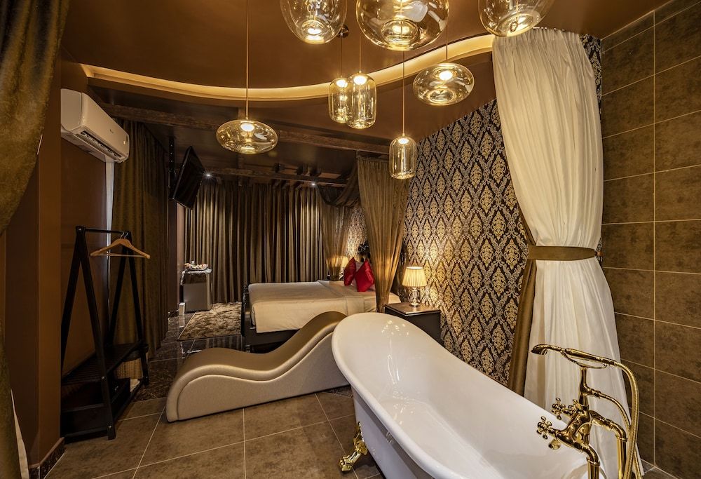 Me Gustas Love Hotel Deluxe Double Room 12