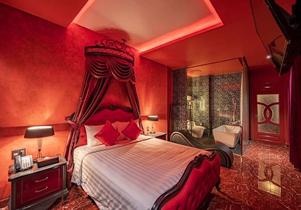 undefined Me Gustas Love Hotel 8