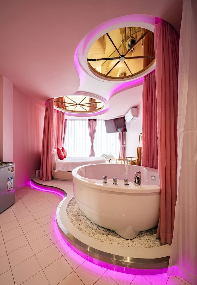 Me Gustas Love Hotel Deluxe Double Room 13