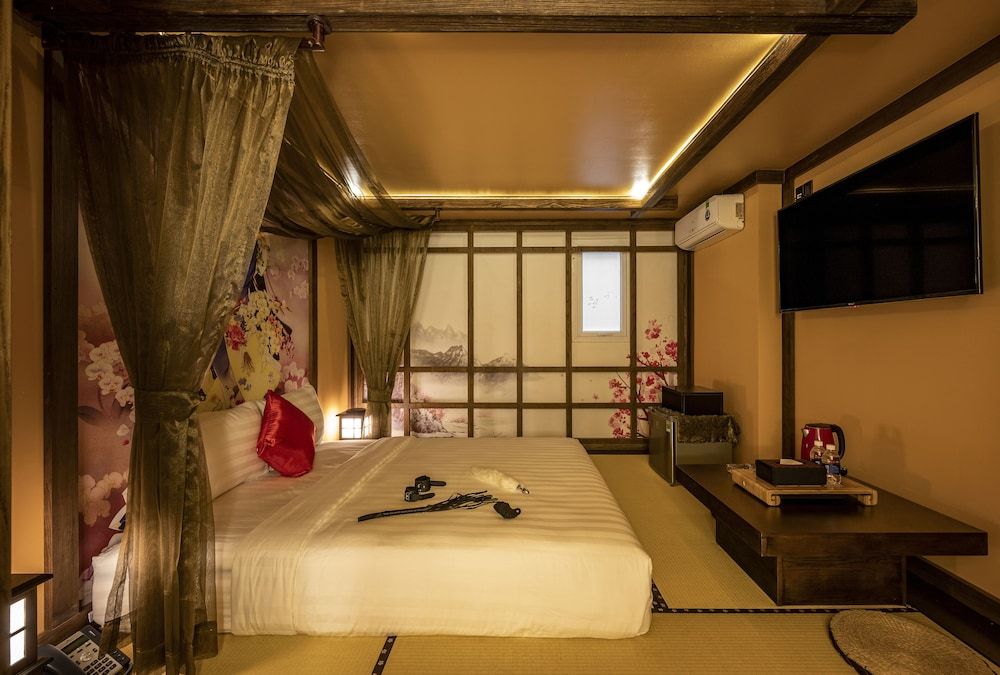 undefined Me Gustas Love Hotel 6