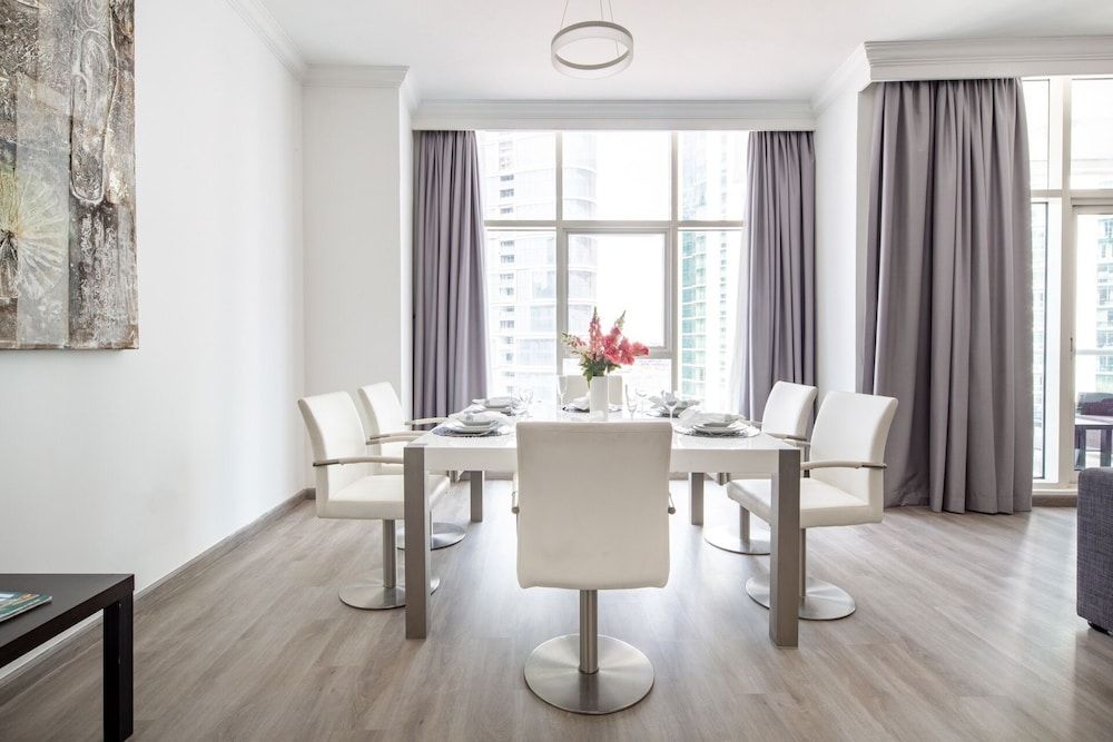 undefined Ravishing 3BR Apartment With Amazing Marina Views 7