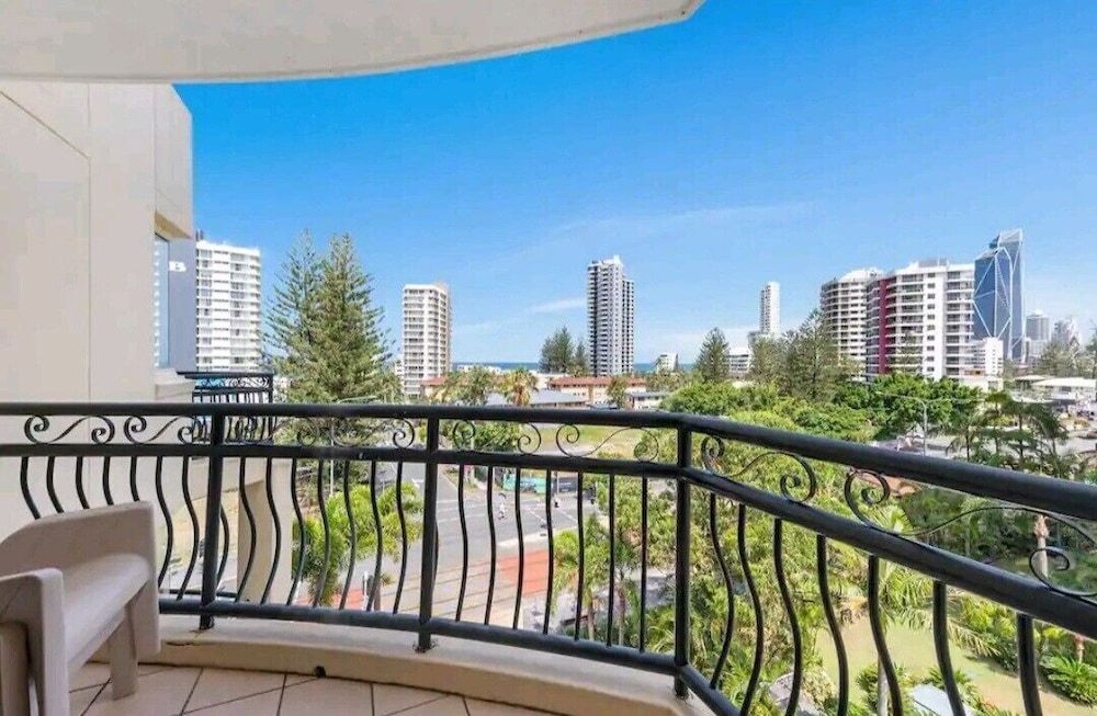 Palazzo Colonnades One Bedroom Standard Apartment 8