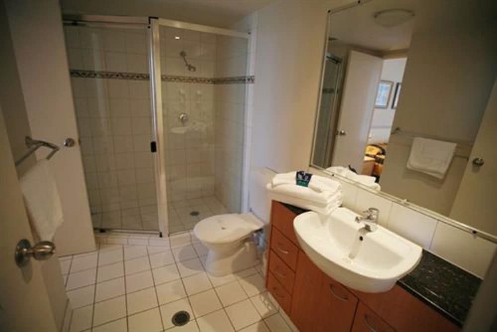 Palazzo Colonnades One Bedroom Standard Apartment 10