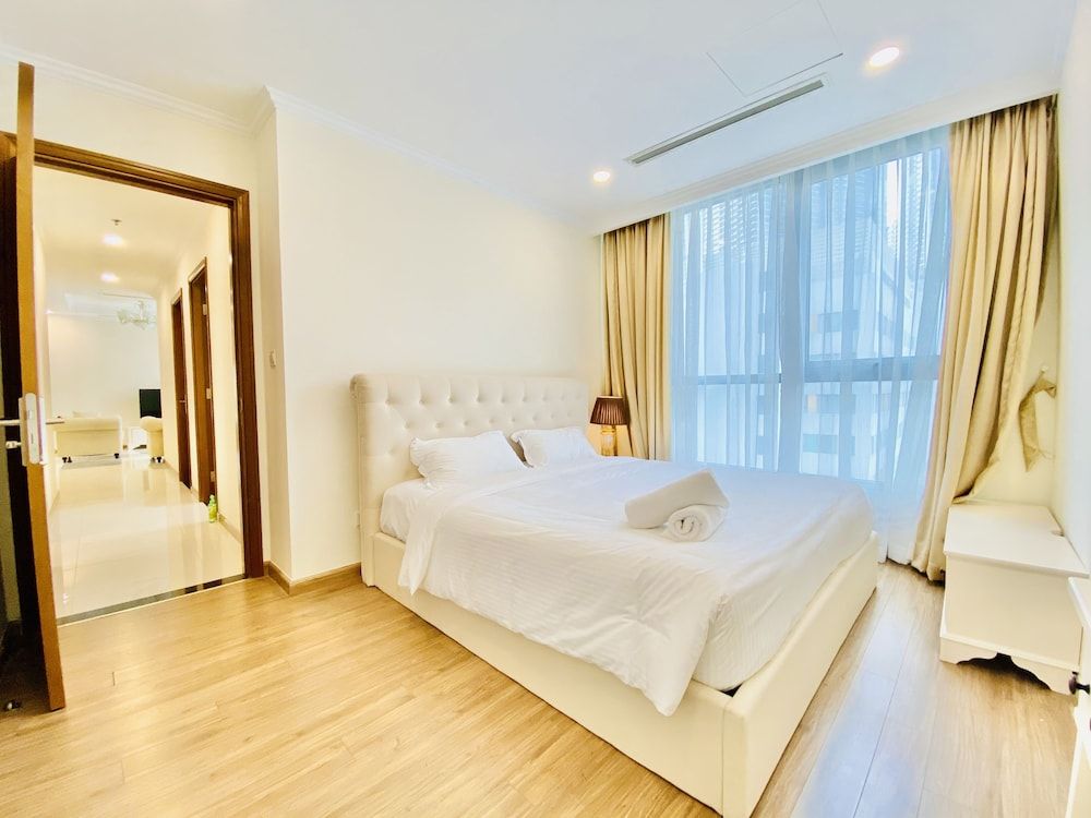 undefined Vinhomes Luxstay Apartment 9