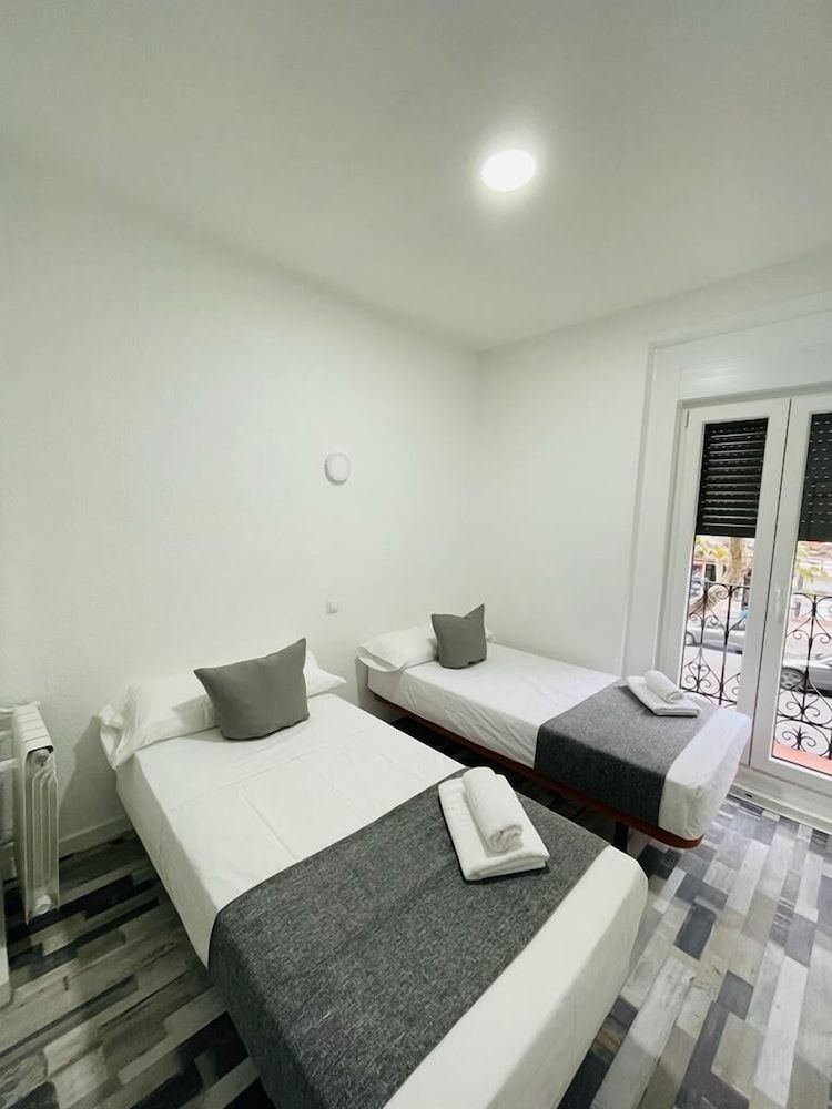 undefined H Noche y Dia