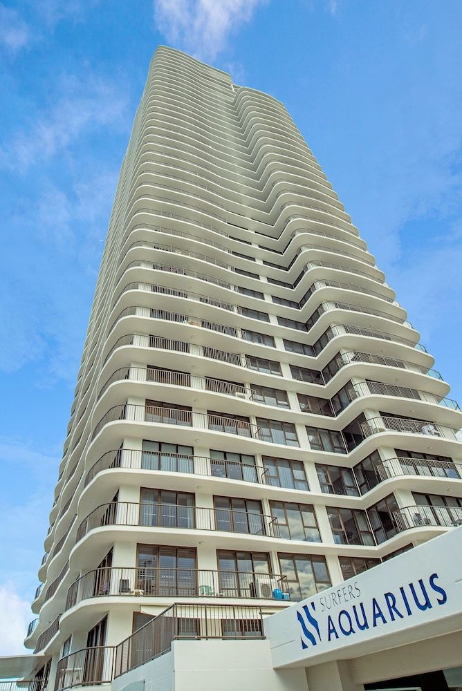 undefined Surfers Aquarius 3