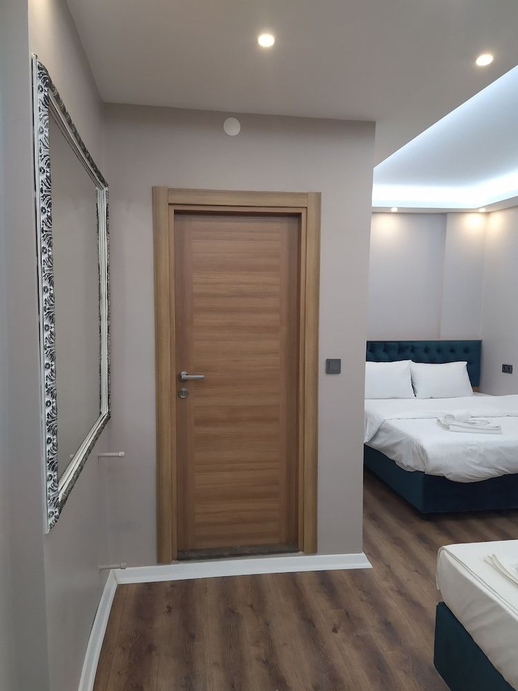 undefined Bonami Hotel 10