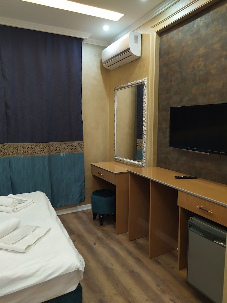 undefined Bonami Hotel 2