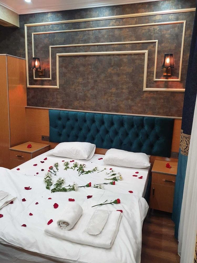 Bonami Hotel Standard Double Room 8