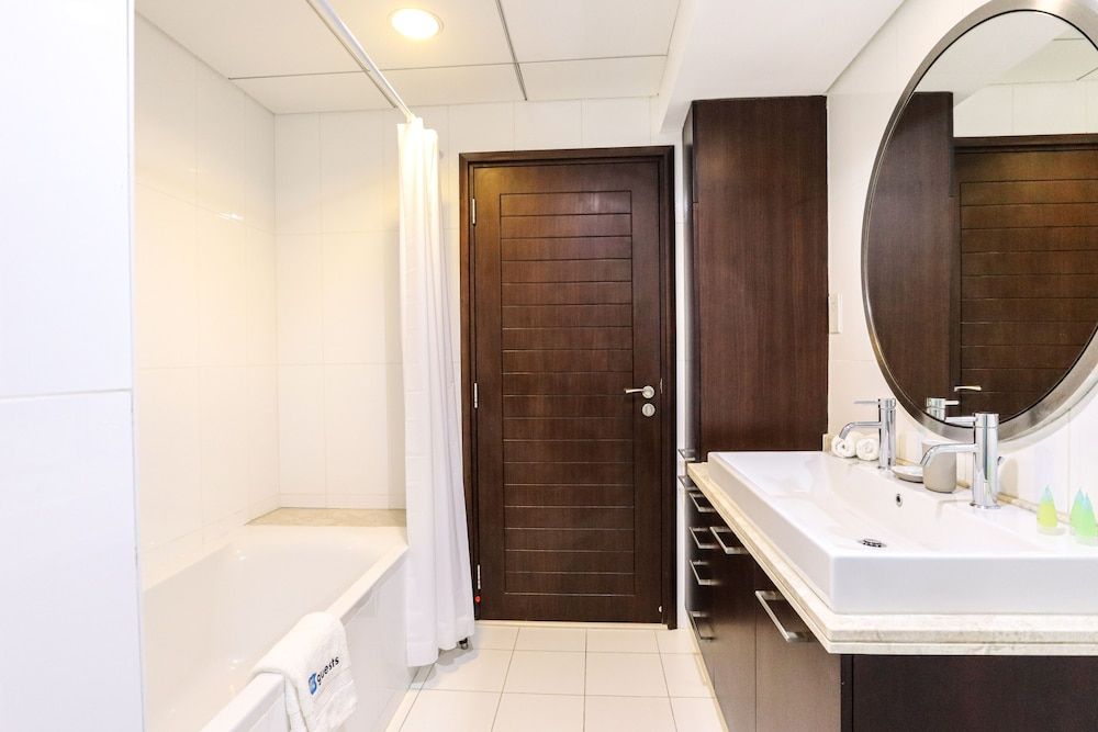 HiGuests - Boulevard Central Tower Tower 2 Deluxe Apartment 11