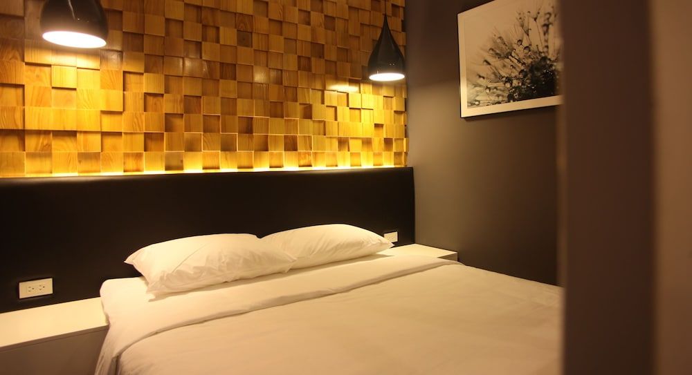 HANZ Friday Royal Hotel Superior Double Room 6