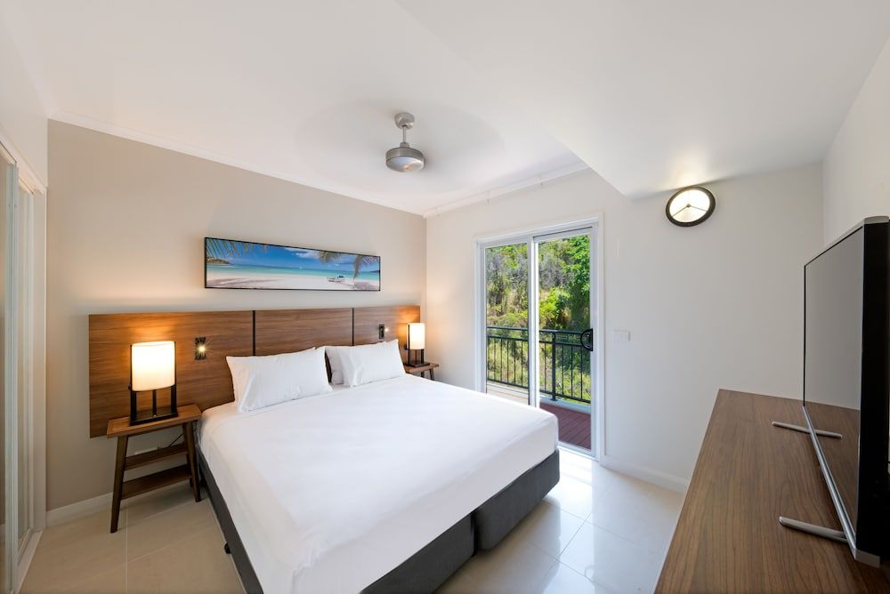 4 Bedroom 5 Bathroom Top Floor Spa Penthouse