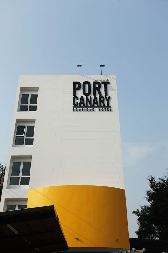 undefined Port Canary Hotel 6