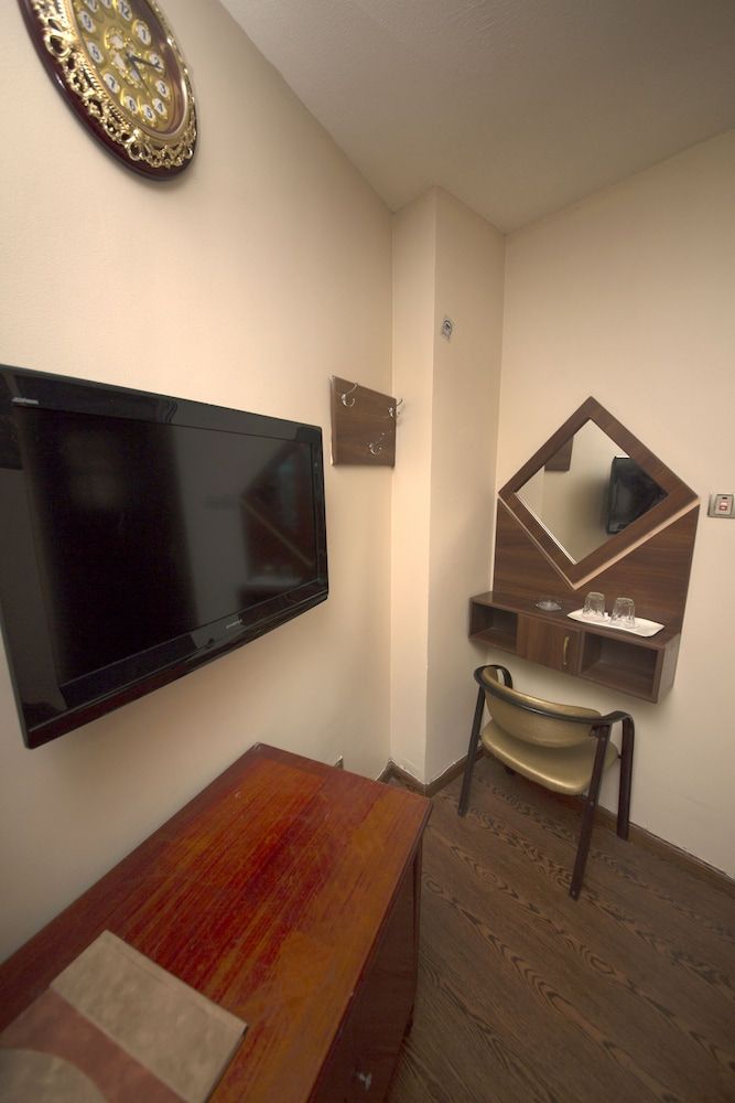 undefined Downtown Hotel 8