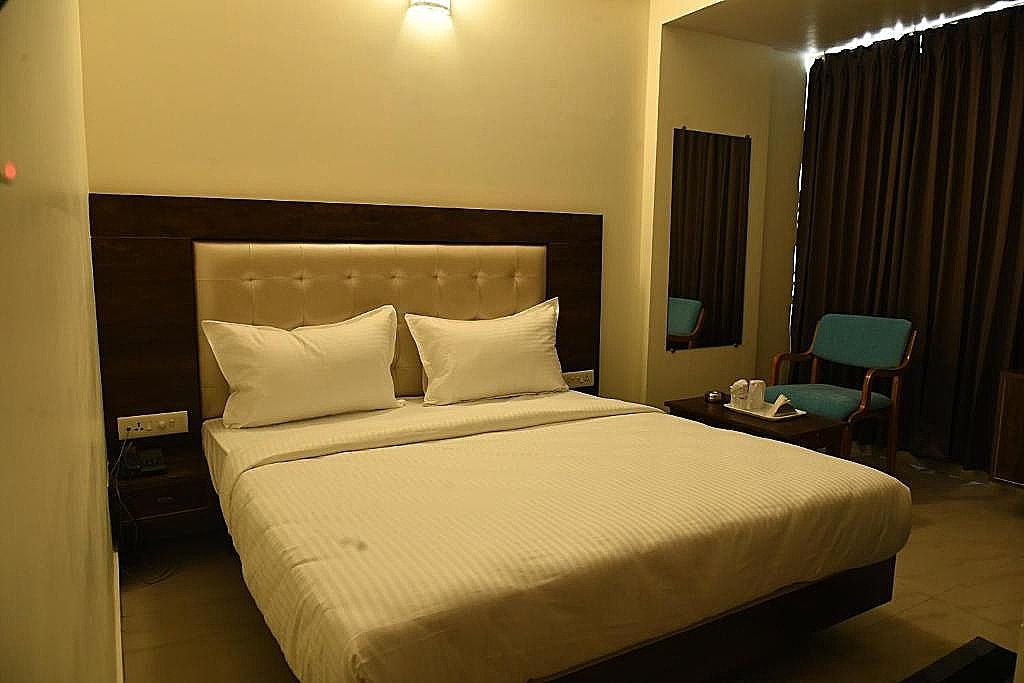 ADVAITHA RESIDENCY Deluxe Room Non A/C 6
