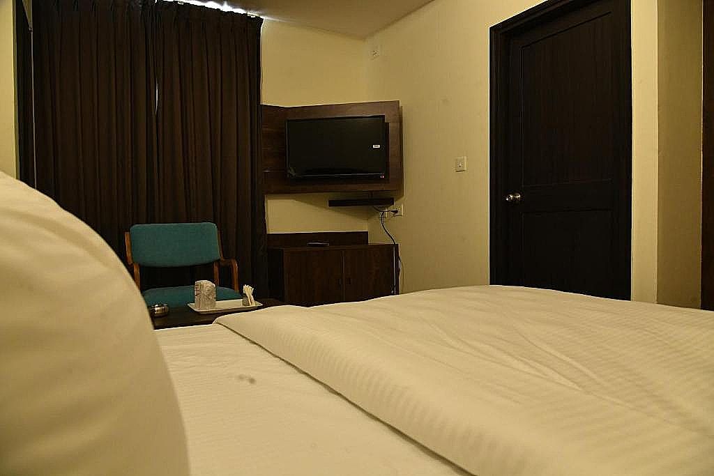 ADVAITHA RESIDENCY Deluxe Room Non A/C 5