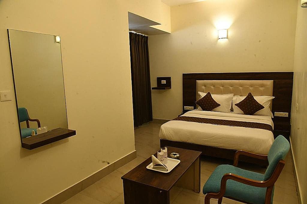 ADVAITHA RESIDENCY (Unmarried couple not allowed) Standard Double Room 3