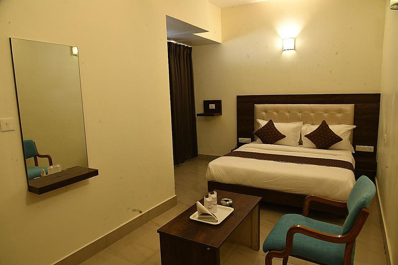 ADVAITHA RESIDENCY Deluxe Room Non A/C 4