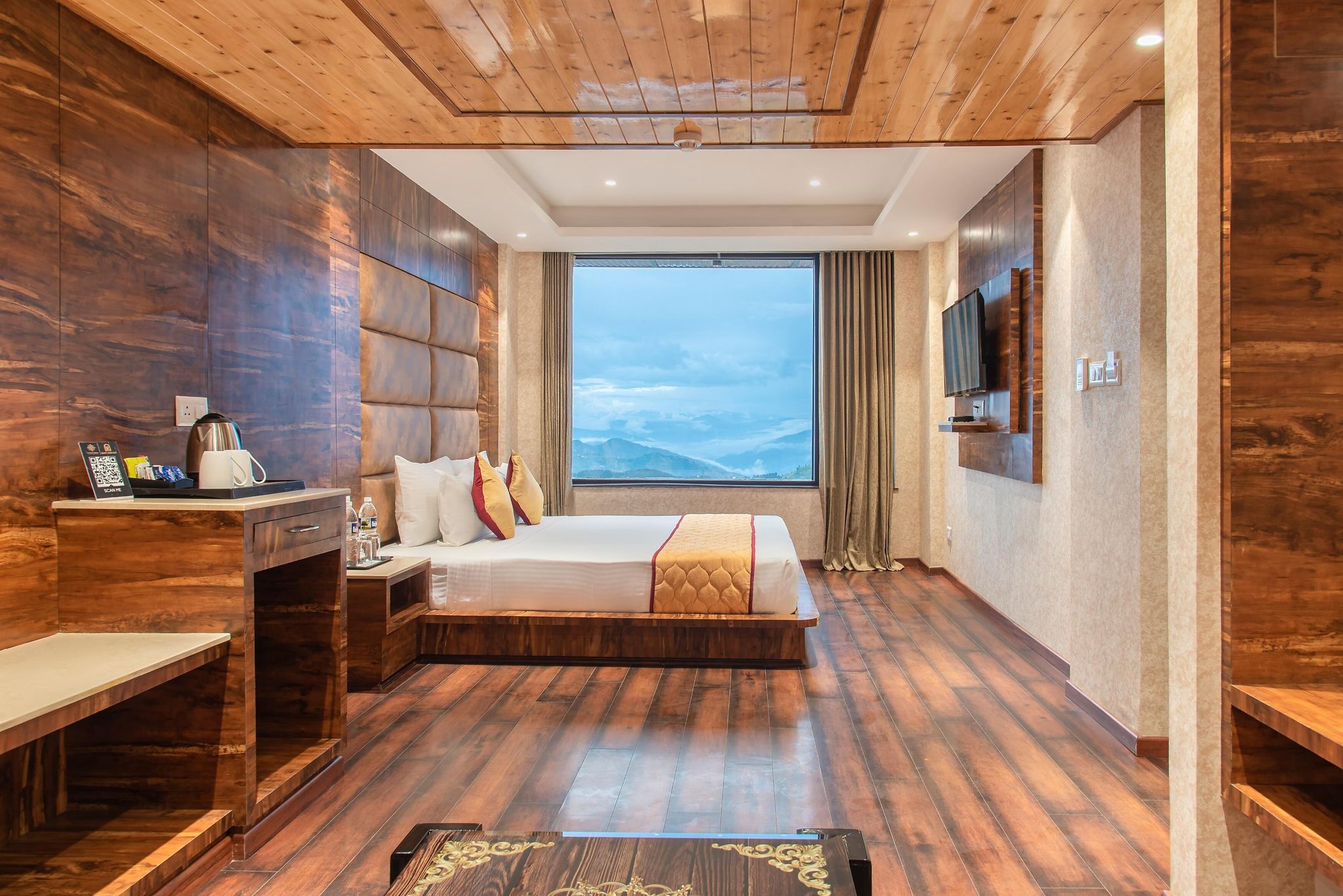 Pandora, Kufri | Luxury Hotel in Kufri Club Room with Valley View 2