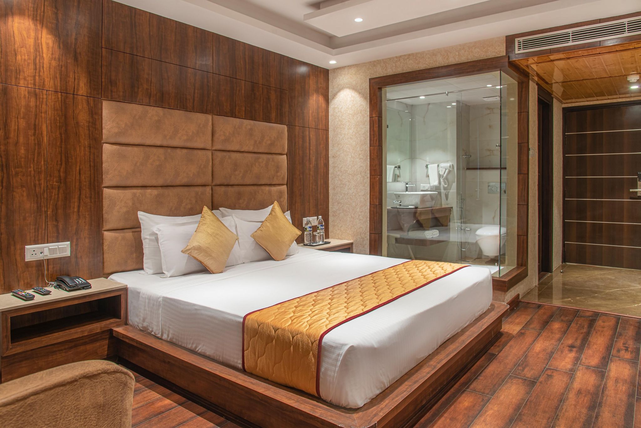 Pandora, Kufri | Luxury Hotel in Kufri Club Room with Valley View 4