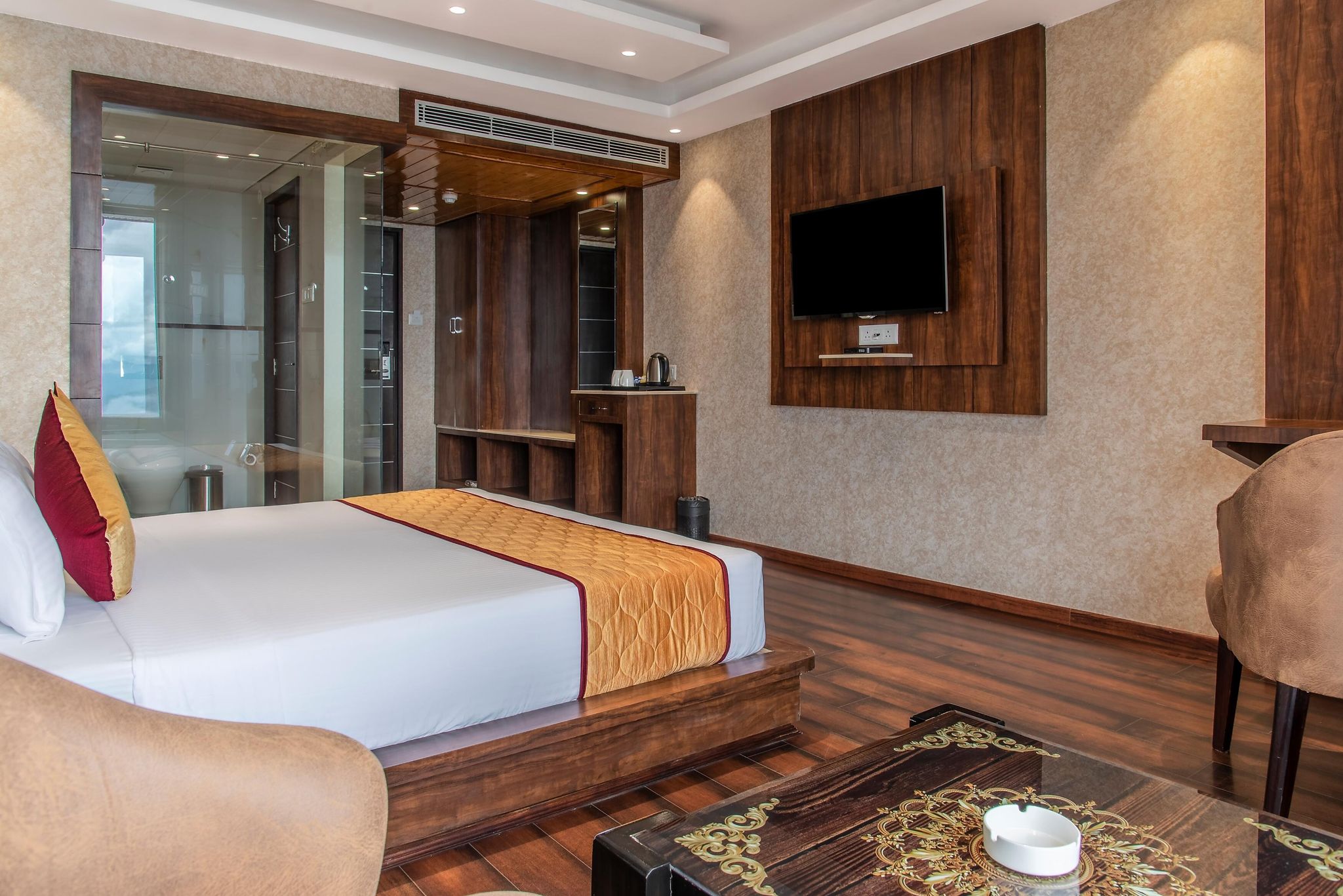 Pandora, Kufri | Luxury Hotel in Kufri Club Room with Valley View