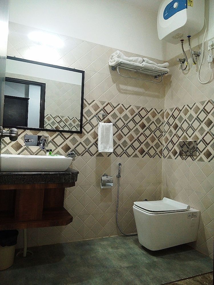 Ak continental, Mcleodganj Deluxe Double Room 9