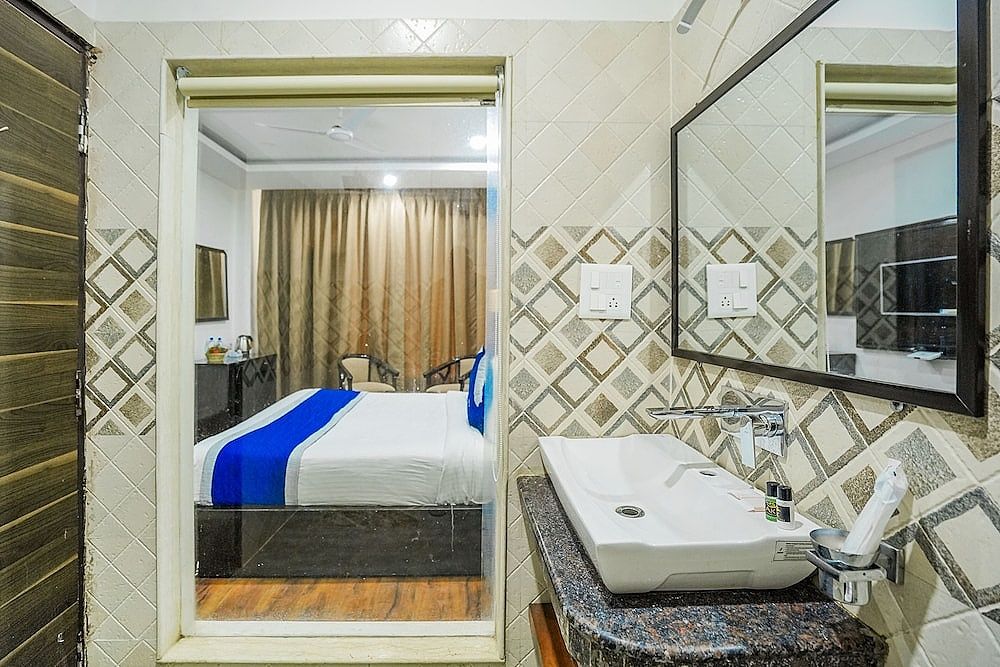 Ak continental, Mcleodganj Deluxe Double Room 6