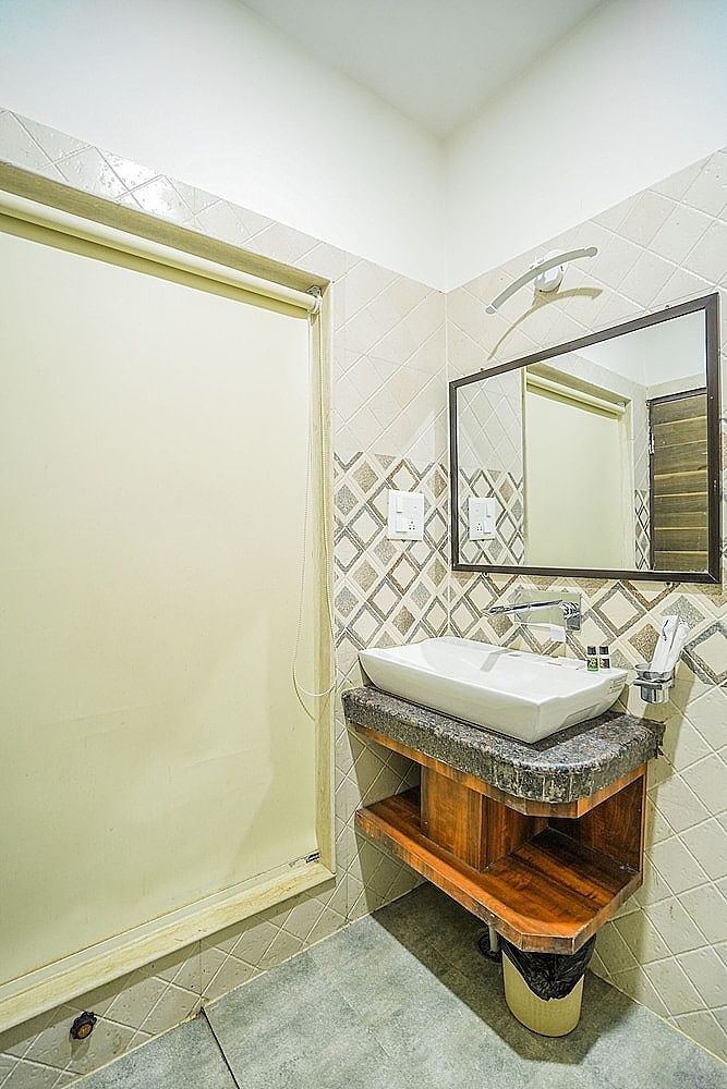 Ak continental, Mcleodganj Deluxe Double Room 8