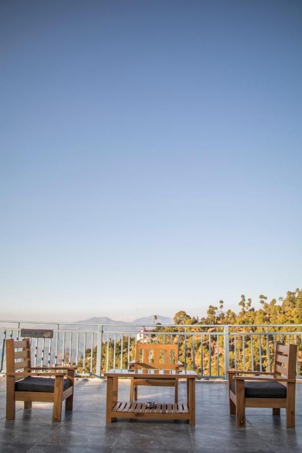Food & Dining