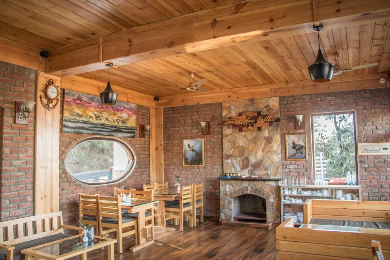 Food & Dining