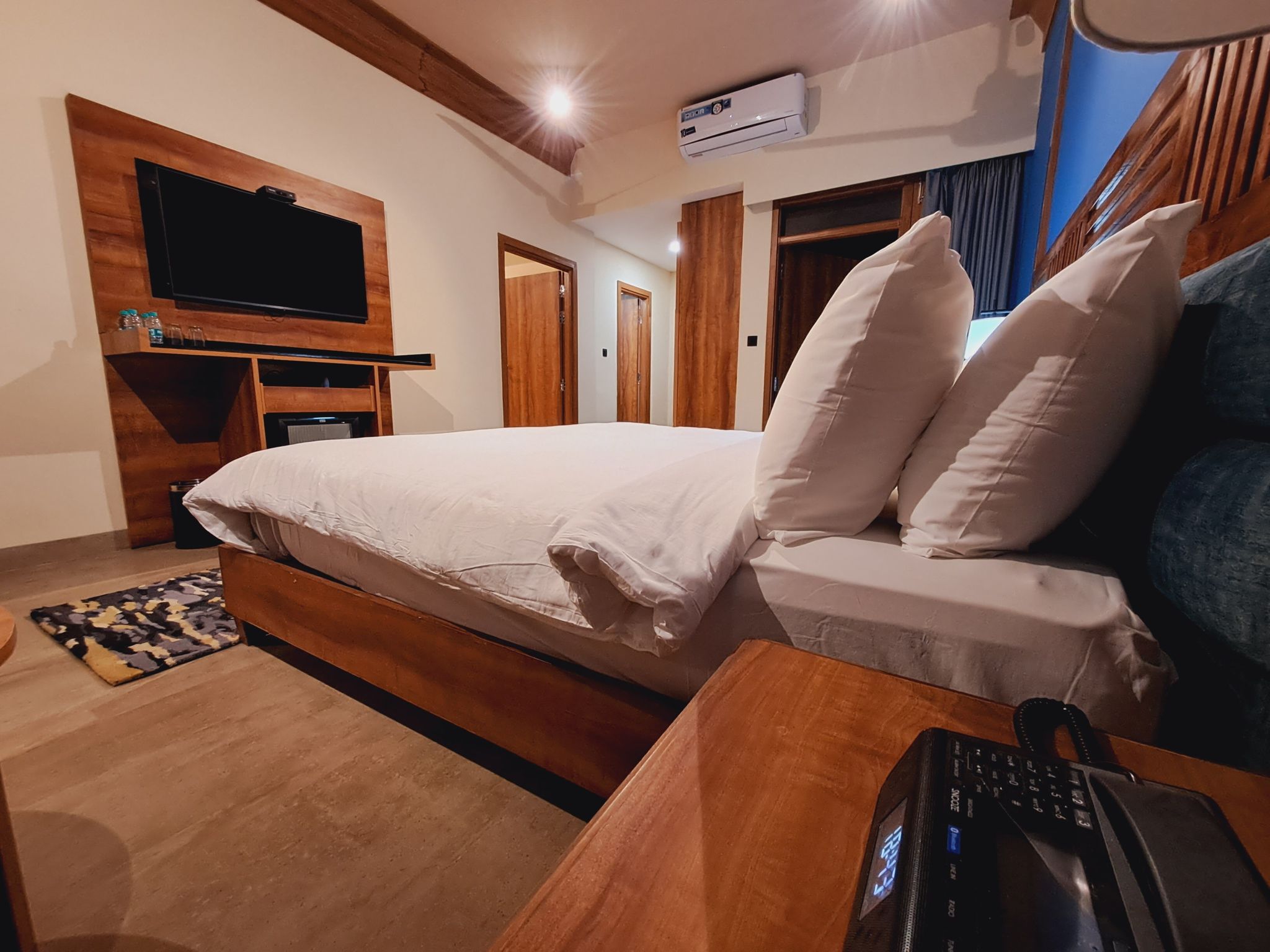 Suite with Private Sit-Out