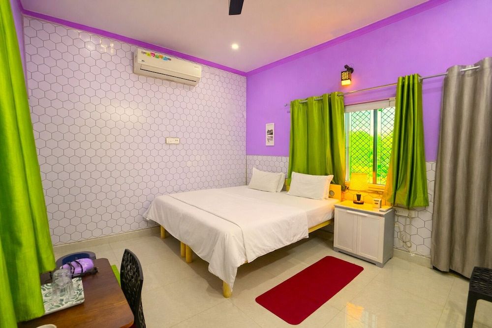 Anukampa paying guest house Standard Double or Twin Room, Balcony, Garden View 2