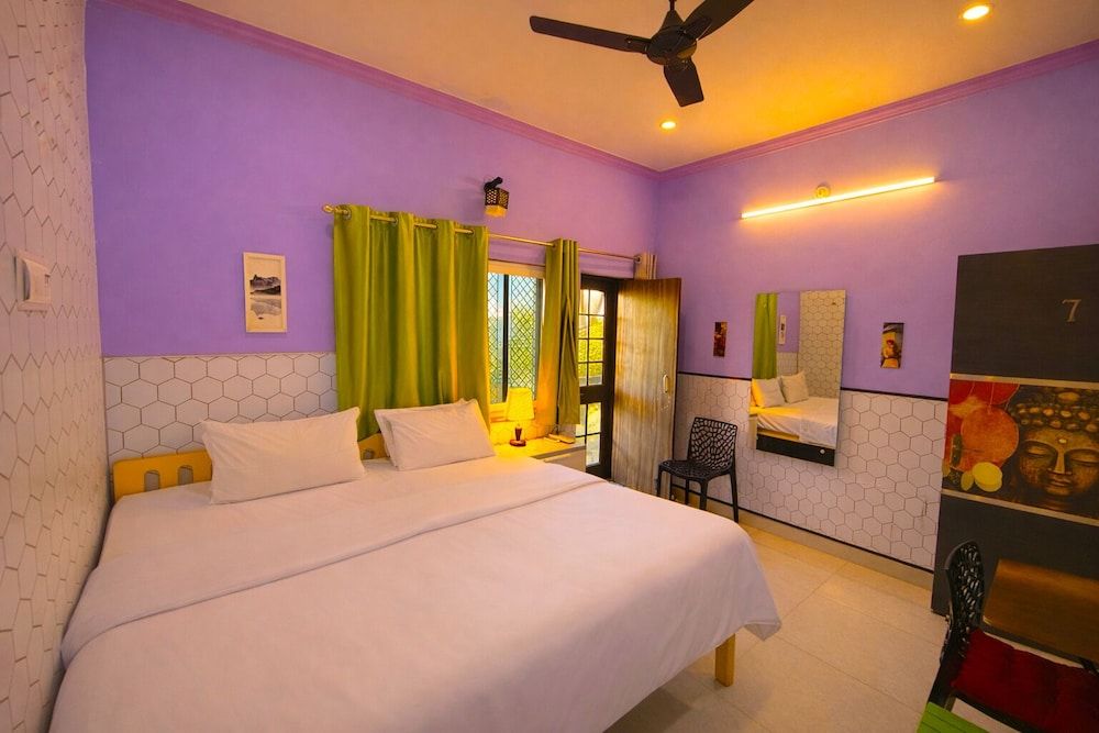 Anukampa paying guest house Standard Double or Twin Room, Balcony, Garden View 6