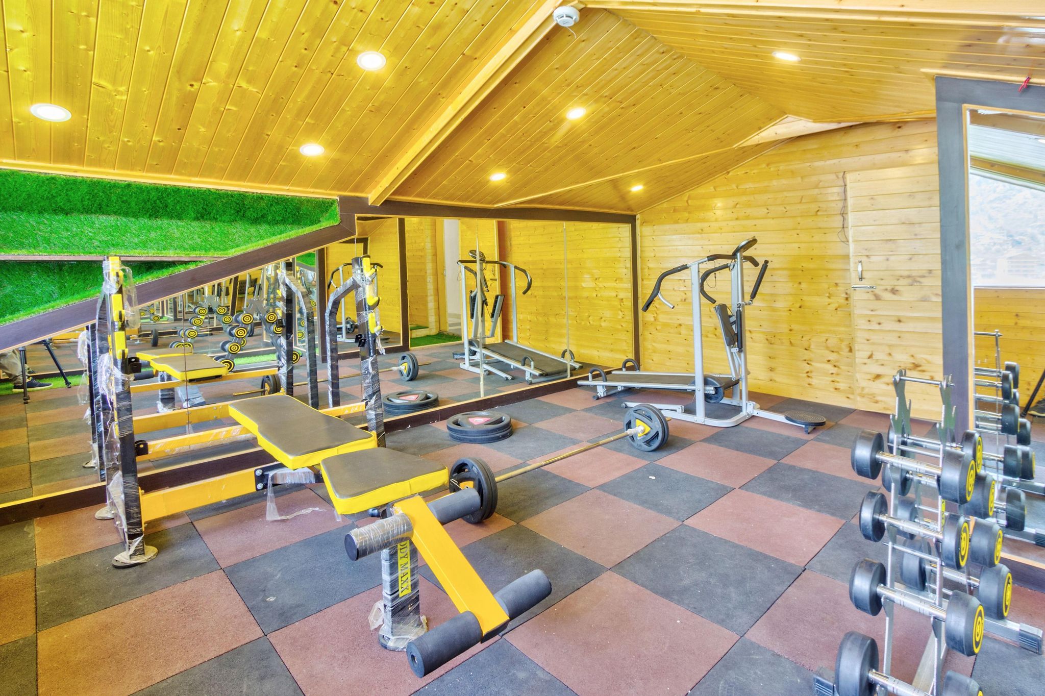 Apple Bud Chalet (All Rooms with Hot and Cold AC) 