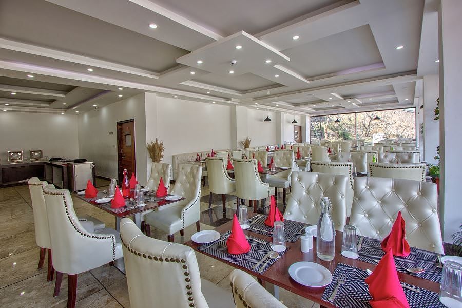 Apple Bud Chalet (All Rooms with Hot and Cold AC) 
