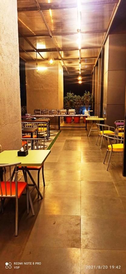 Food & Dining