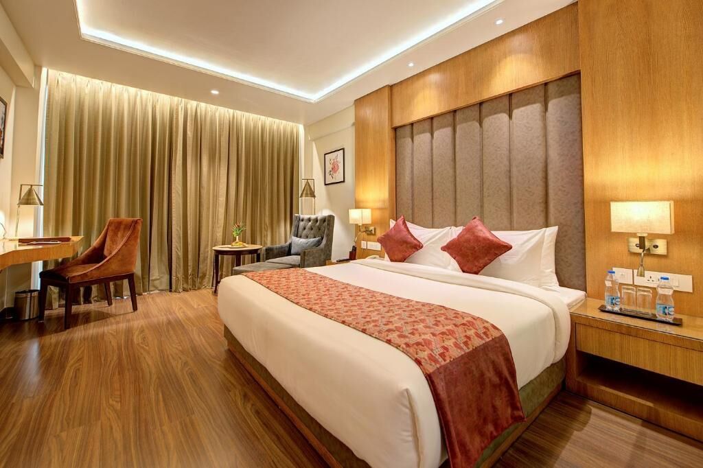 1 King Bed, Non-Smoking, Superior Room, Full Breakfast