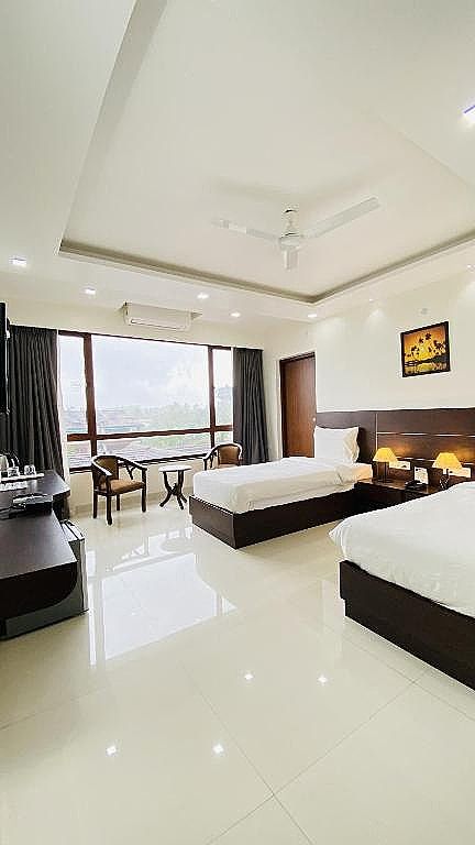 BSG Absolute Porvorim Regency Executive Room with Twin Beds and Balcony 3