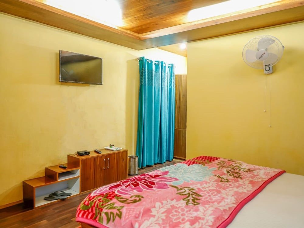 Chanshal Camps & Resort - Riverside Pool and Bar Deluxe Room 17
