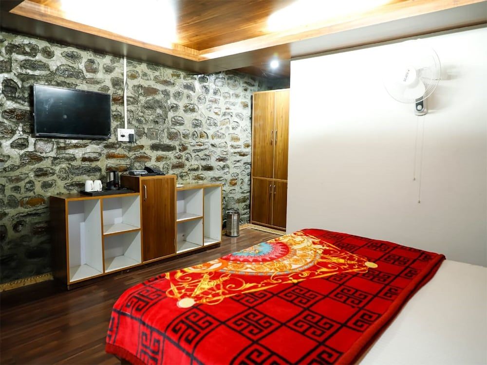 Chanshal Camps & Resort - Riverside Pool and Bar Deluxe Room 18