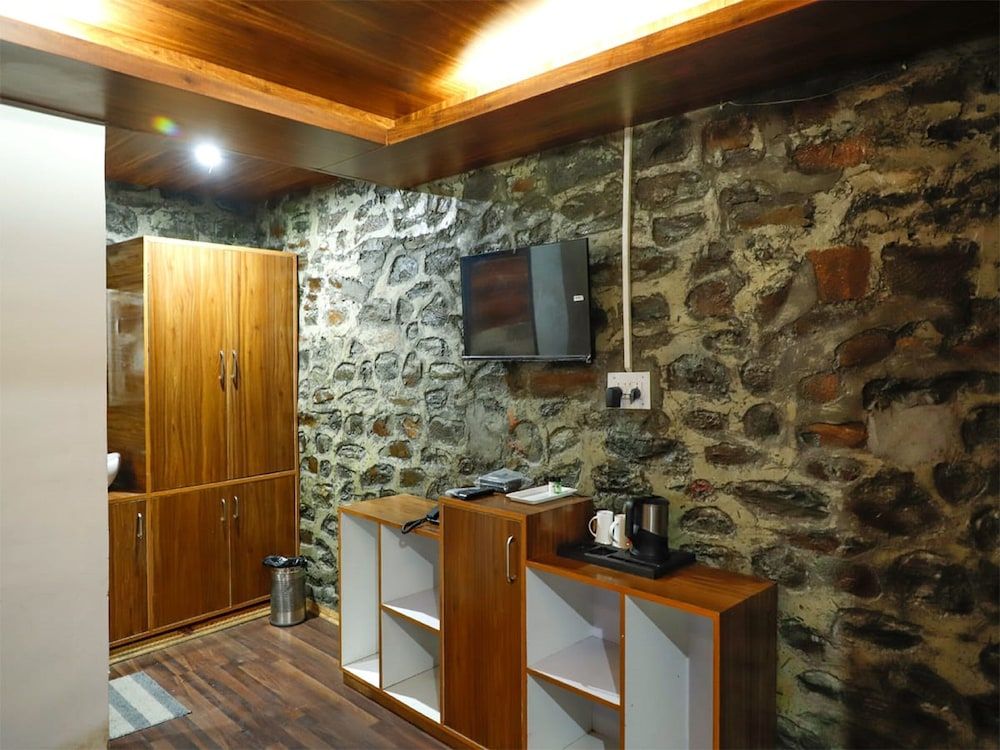 Chanshal Camps & Resort - Riverside Pool and Bar Deluxe Room 16