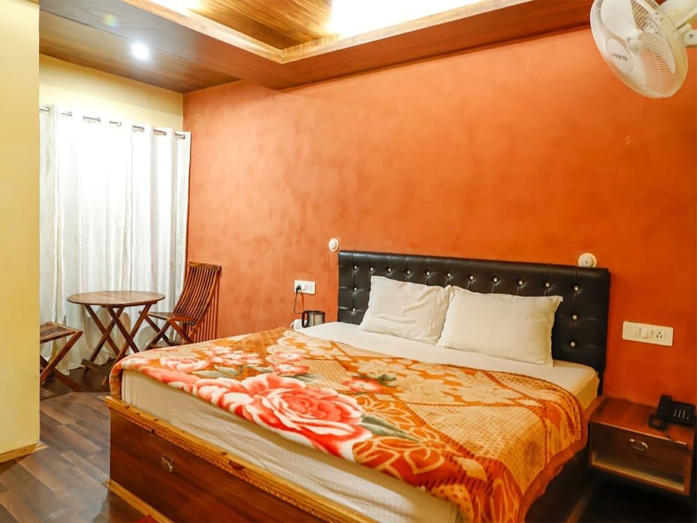 Chanshal Camps & Resort - Riverside Pool and Bar Deluxe Room 12