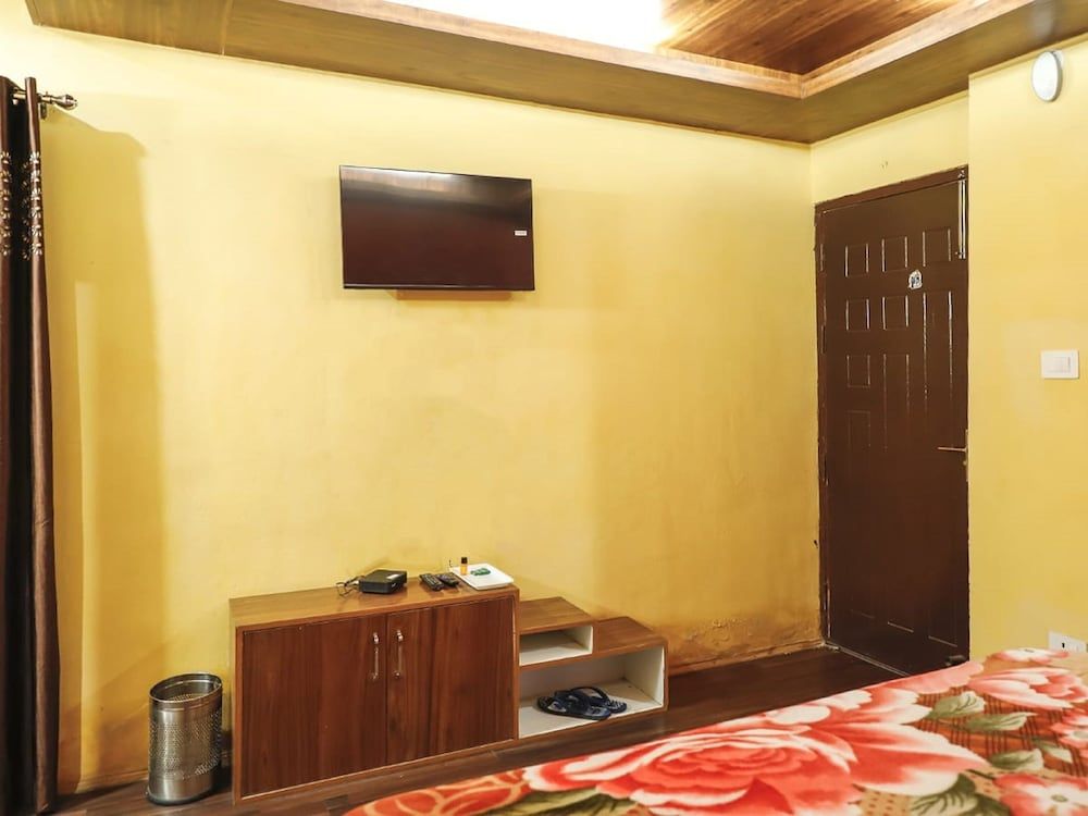 Chanshal Camps & Resort - Riverside Pool and Bar Deluxe Room 11