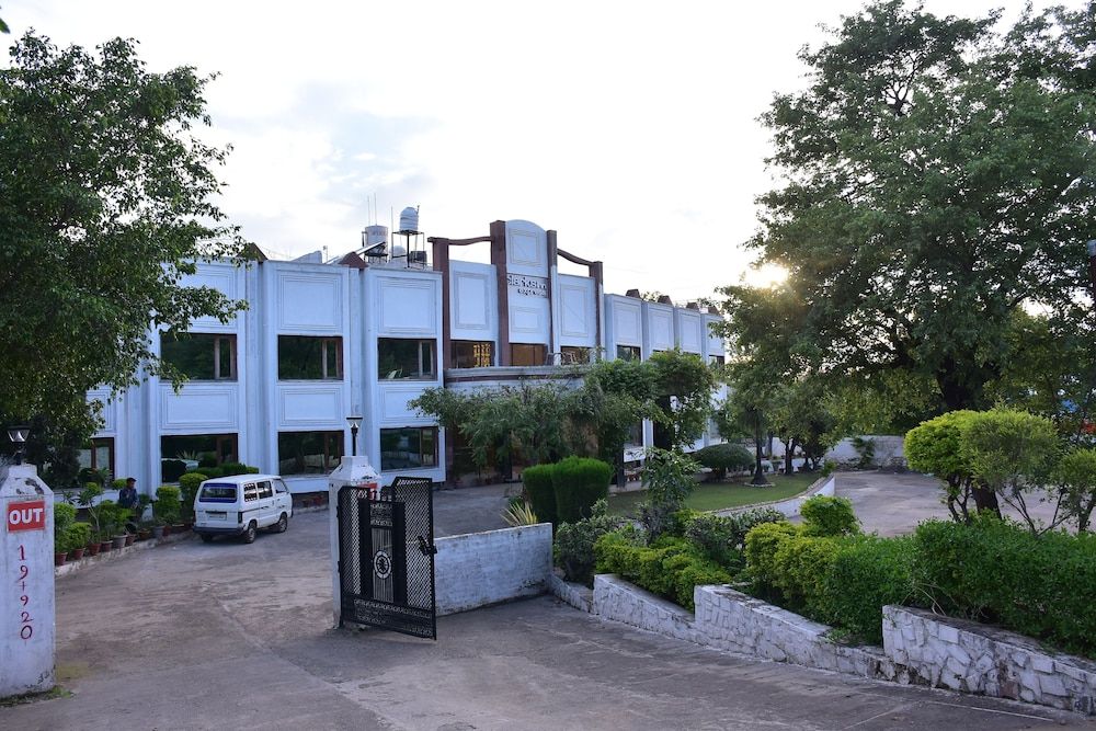 undefined Clarks Inn Express Baddi 9