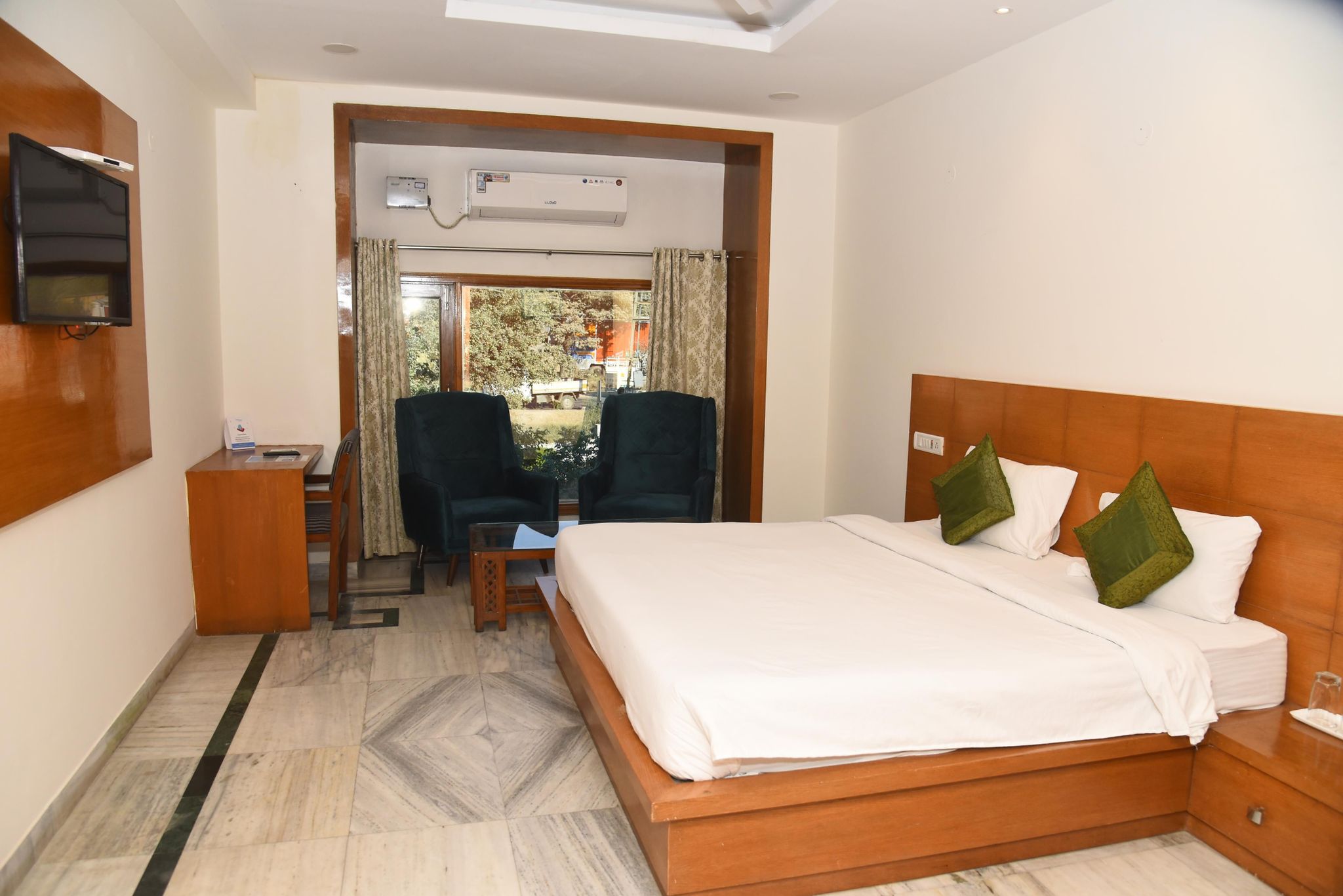 Clarks Inn Express Baddi Deluxe 2