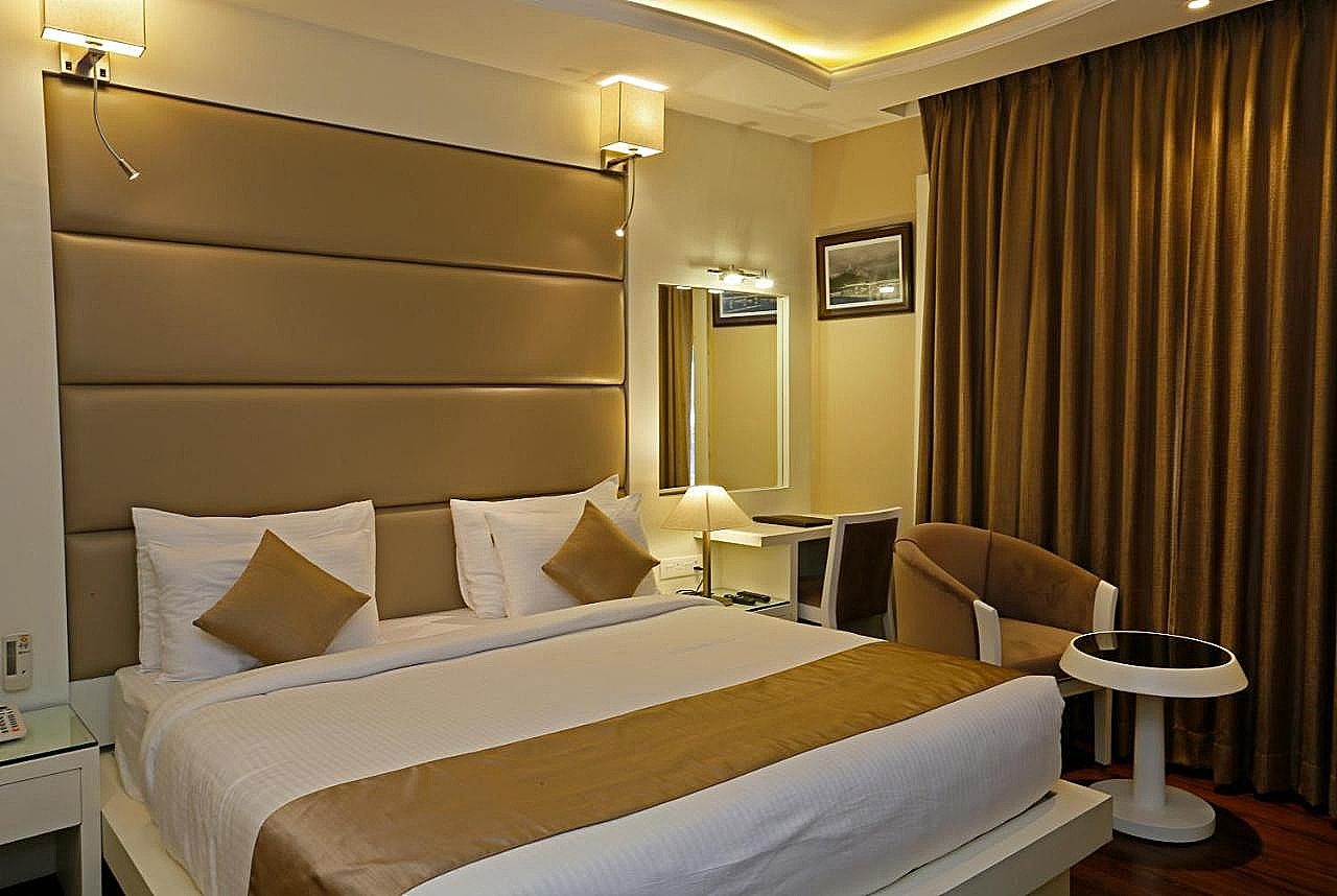 Clarks Inn, Srinagar Deluxe Room 3