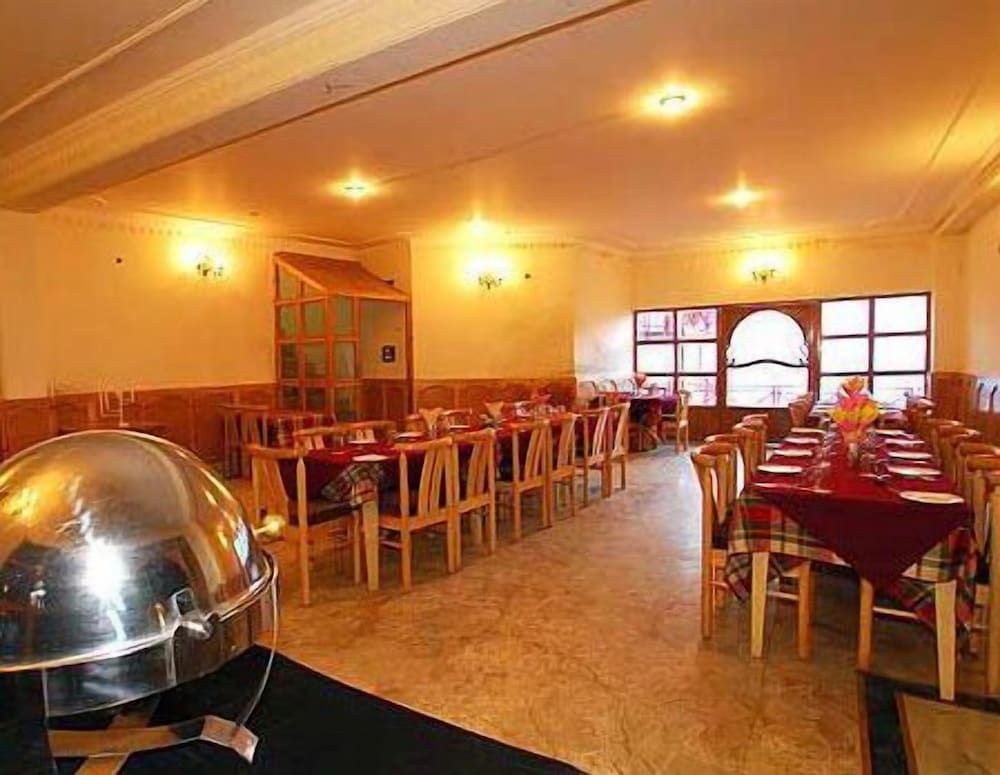 Cliff Top Club Auli