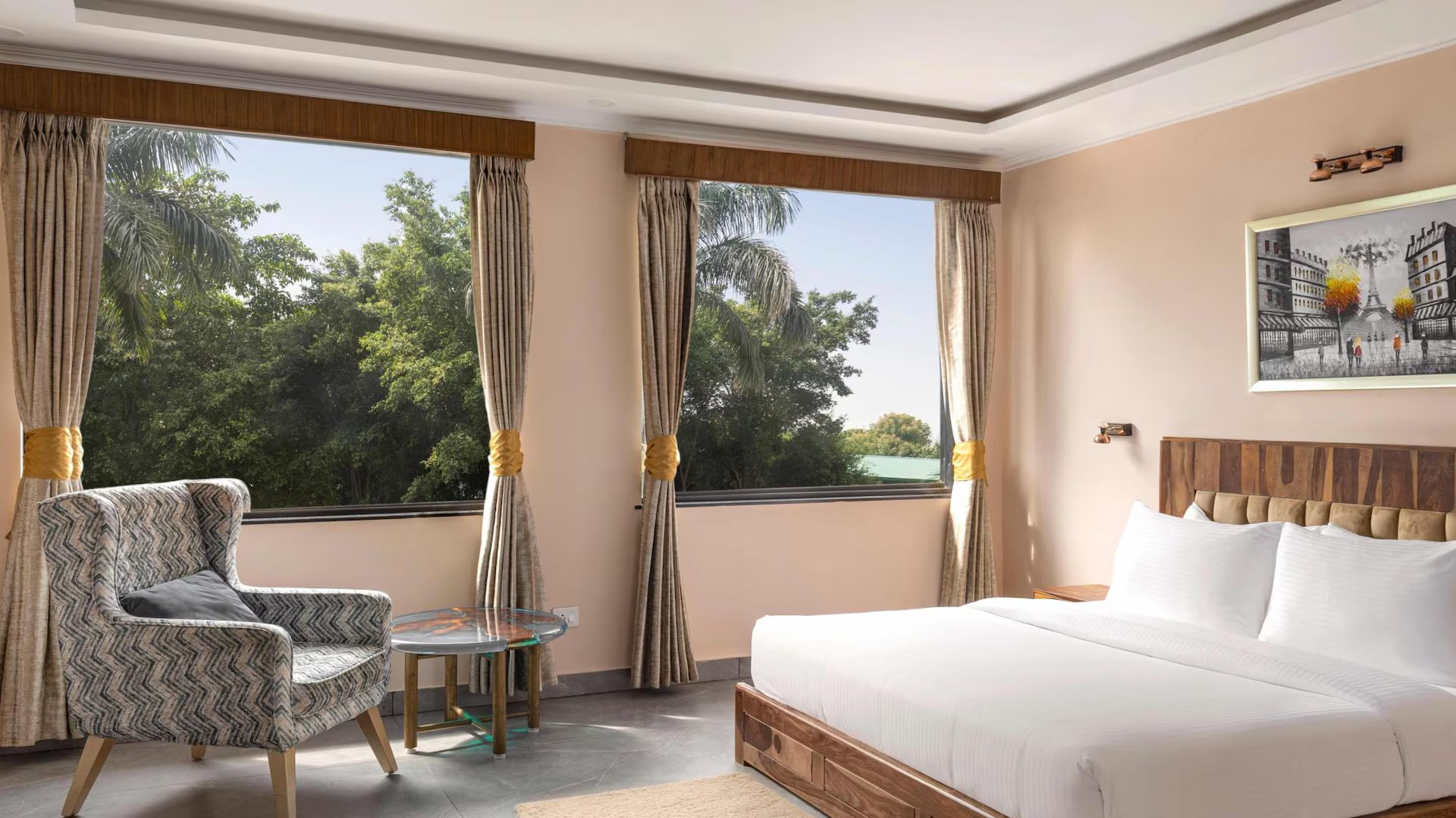 Superior Family Cottage With Living And Sit-Out Area