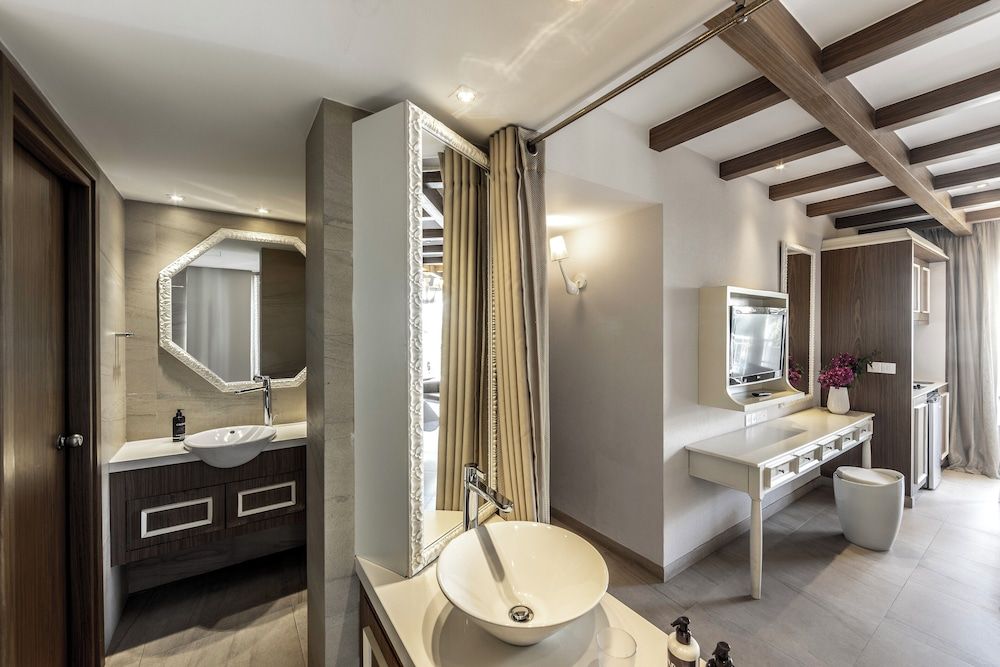 undefined King Jason Paphos - Designed for Adults By Louis Hotels 4