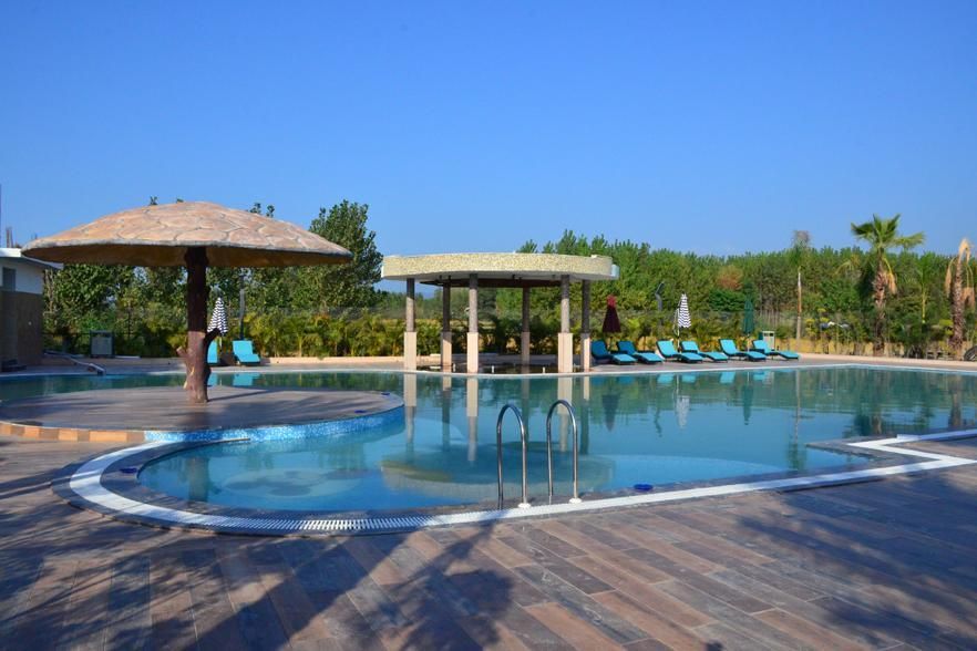 undefined Corbett The Grand 4